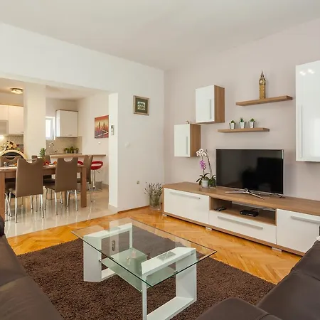 Klara * Biograd Na Moru