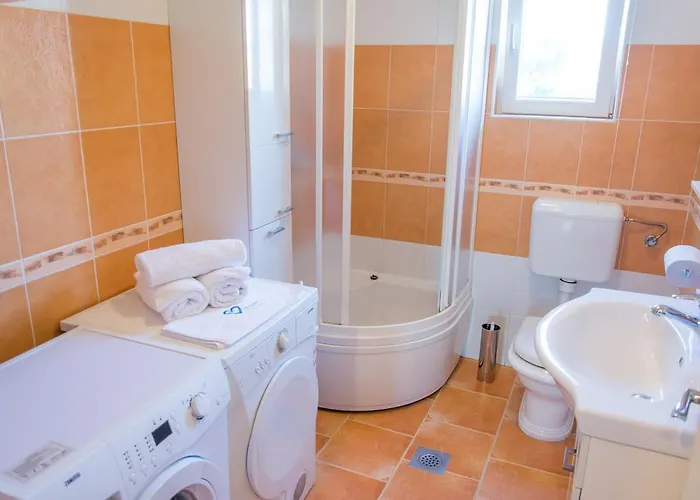 Klara Apartmán Biograd Na Moru